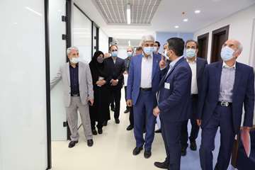 بازدید رئیس دانشگاه علوم پزشکی ایران از مرکز سلامت ستاد اجرایی فرمان امام (ره)