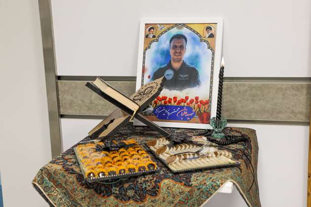 برگزاری یادبود شهدای جنگ ۱۲ روزه با گرامیداشت یاد برادر یکی از کارکنان بیمارستان سرطان برکت